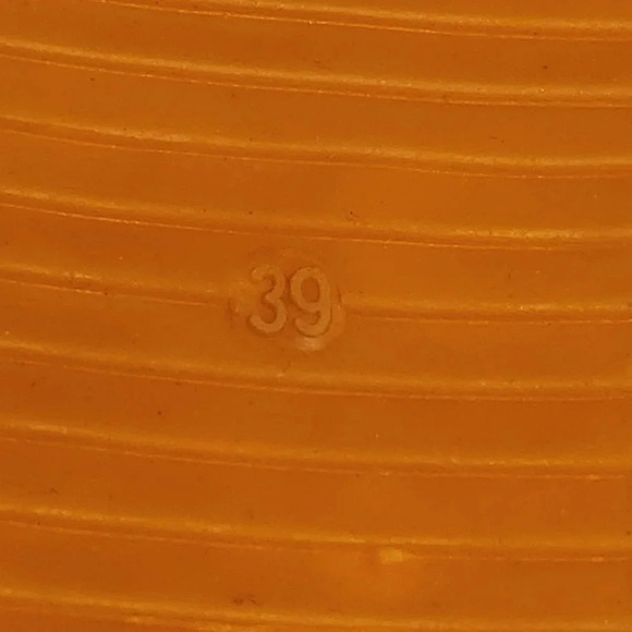 ⭐️ HOST PICK ⭐️ NEW Vintage Slip On Sneakers - Picture 4 of 5